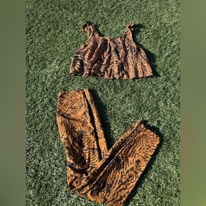 ✨ Montce Tigre 2-piece Leggings and Tank Set